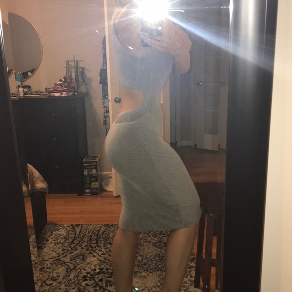 Open back dress - Picture 2 of 4